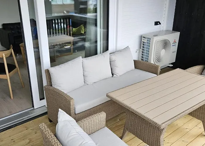 Modern In Aros With Swimming Pool!-moderne Pa Aros Med Svommebasseng! * Søgne